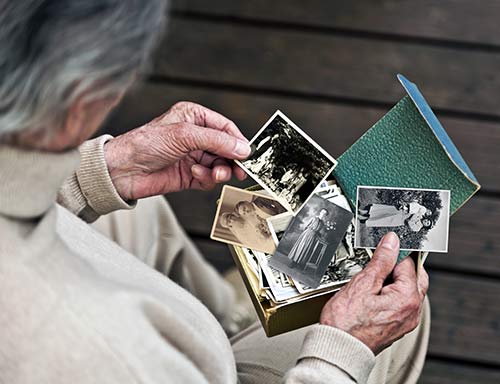 Hilfsmittel bei Demenz - Pflegesessel VIANDOpflege®