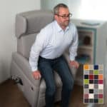 Aufstehen mit Aufstehilfe des Pflegesessels