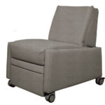 VIANDOpflege® - Pflegesessel mit Rollen