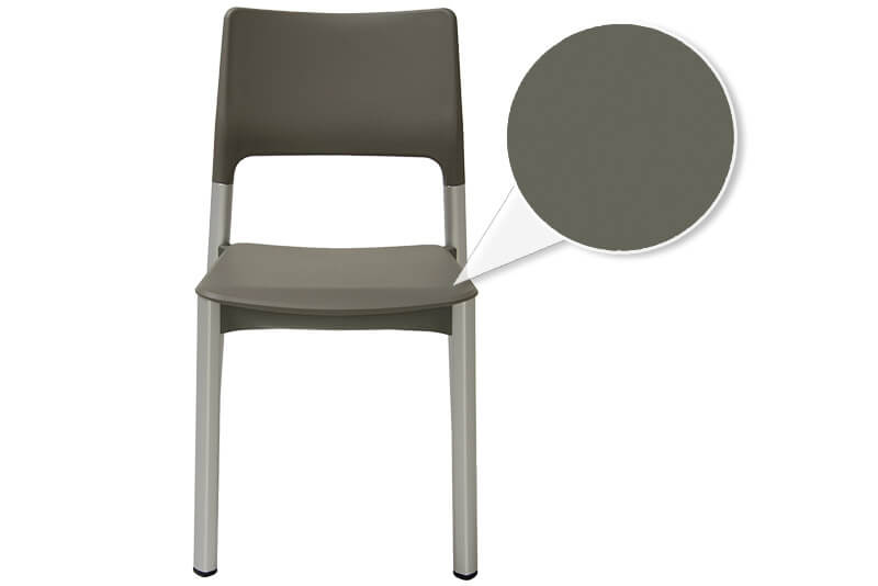 Stuhl ohne Armlehnen und Polster